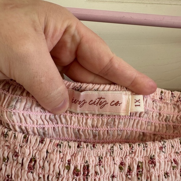 Ivy City Co Madeline in Pink Dress - Picture 2 of 2